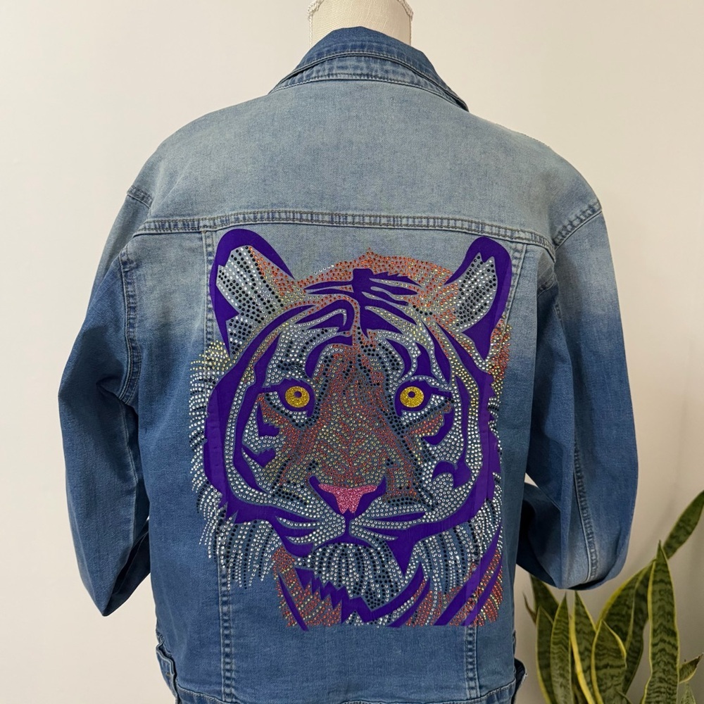 Jeweled Tiger Denim Jacket Moving Forward Designs Women’s Size XL - Picture 2 of 10